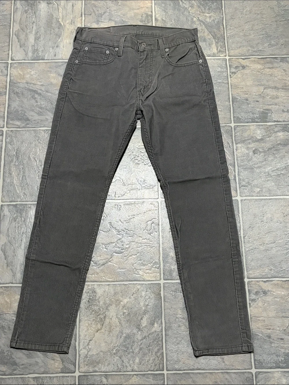 Levi's 512 Men's Slim taper corduroy in Dark Charcoal